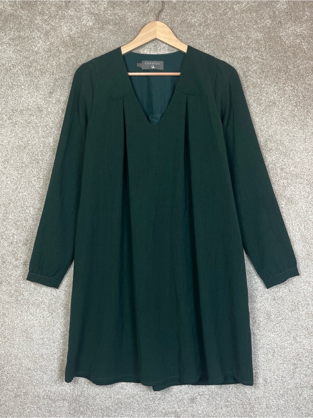 Cotelac Dress Womens 1 Green Long Sleeve Shift V Neck Knee Length Pullover-5237